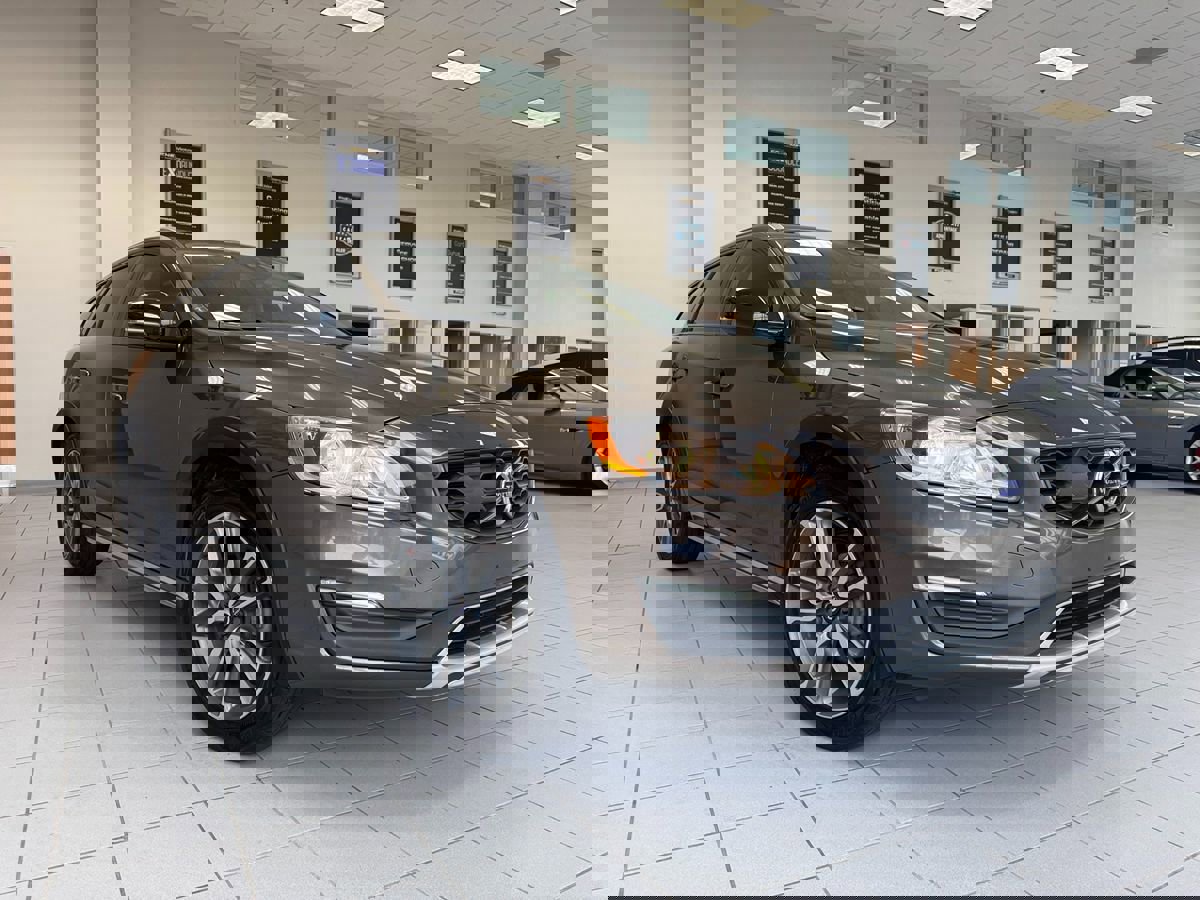 Used 2018 Volvo V60 T5 Cross Country w/ Convenience Package image 63