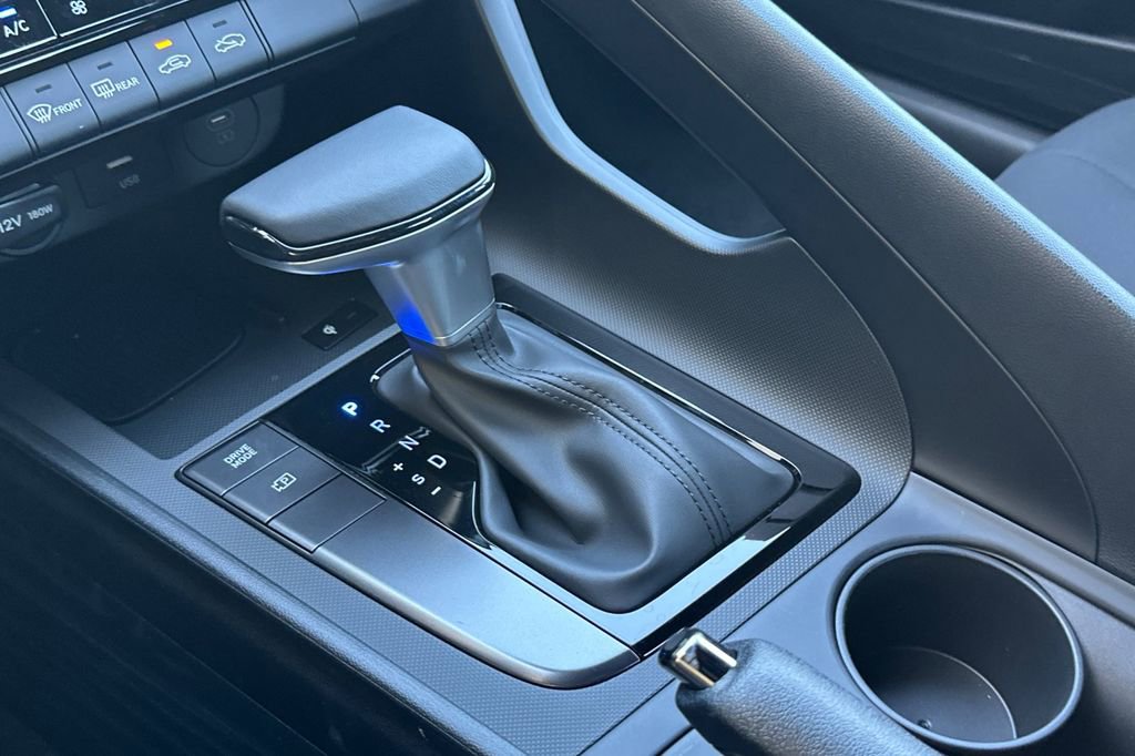 New 2025 Hyundai Elantra Sport image 17