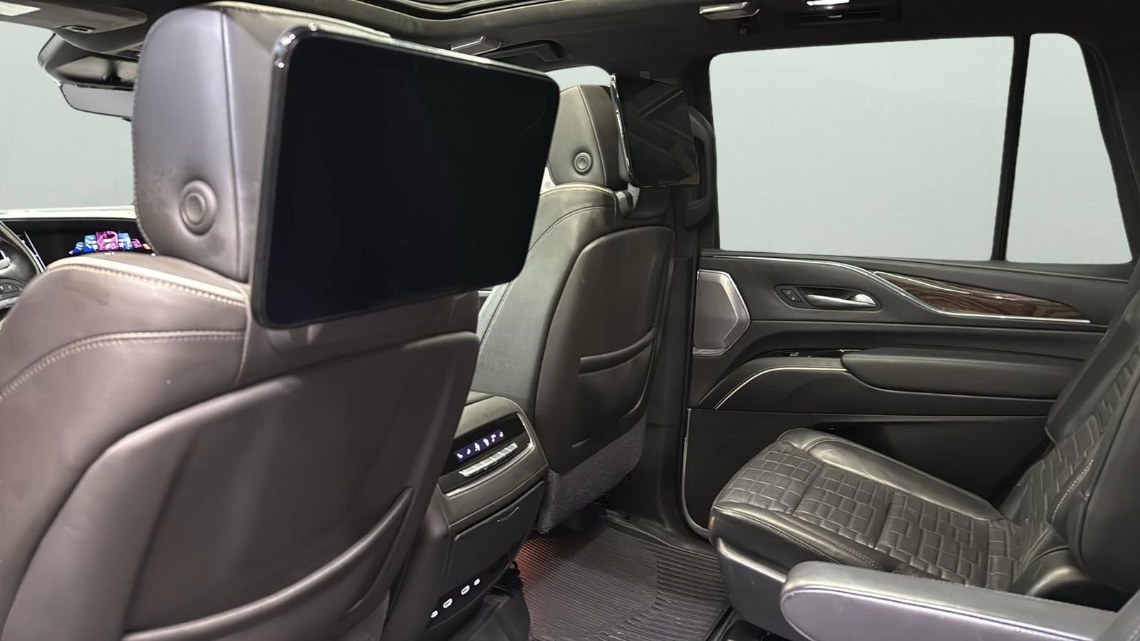 Used 2021 Cadillac Escalade Sport Platinum image 29