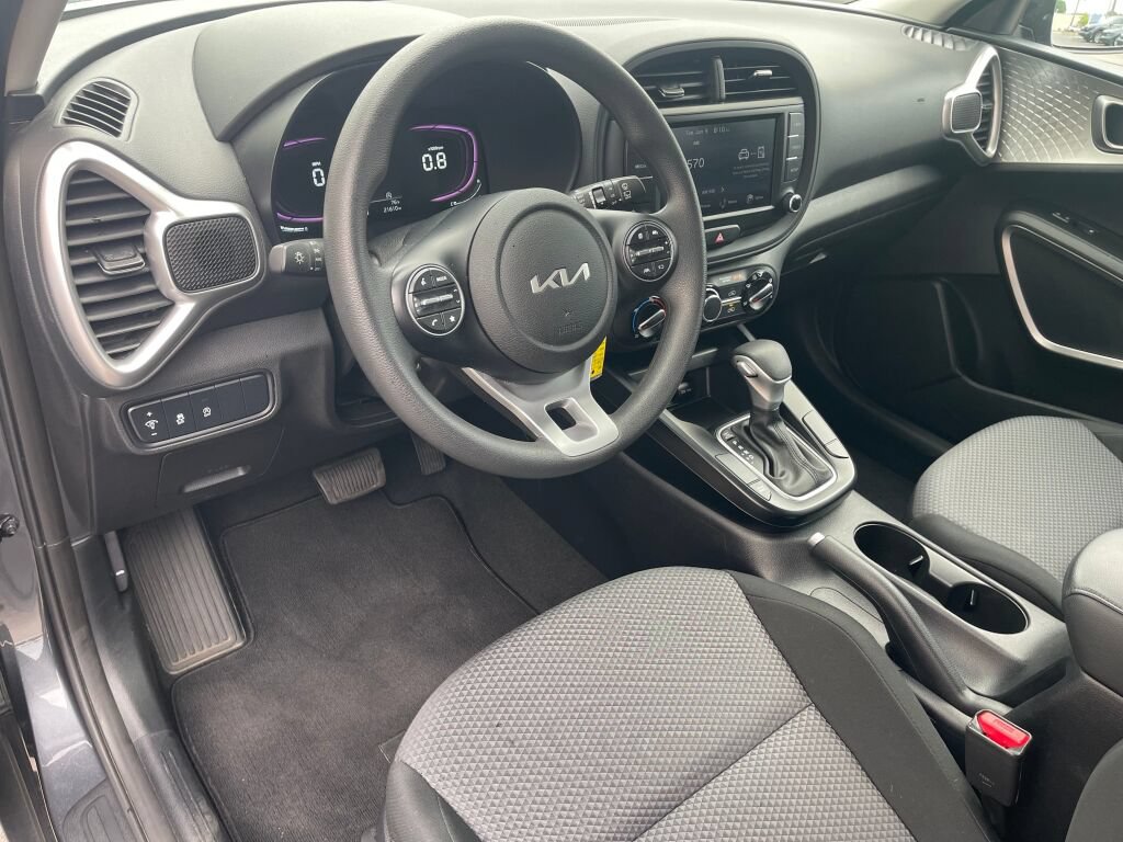 Used 2023 Kia Soul LX w/ Option Group 015 FWD image 9