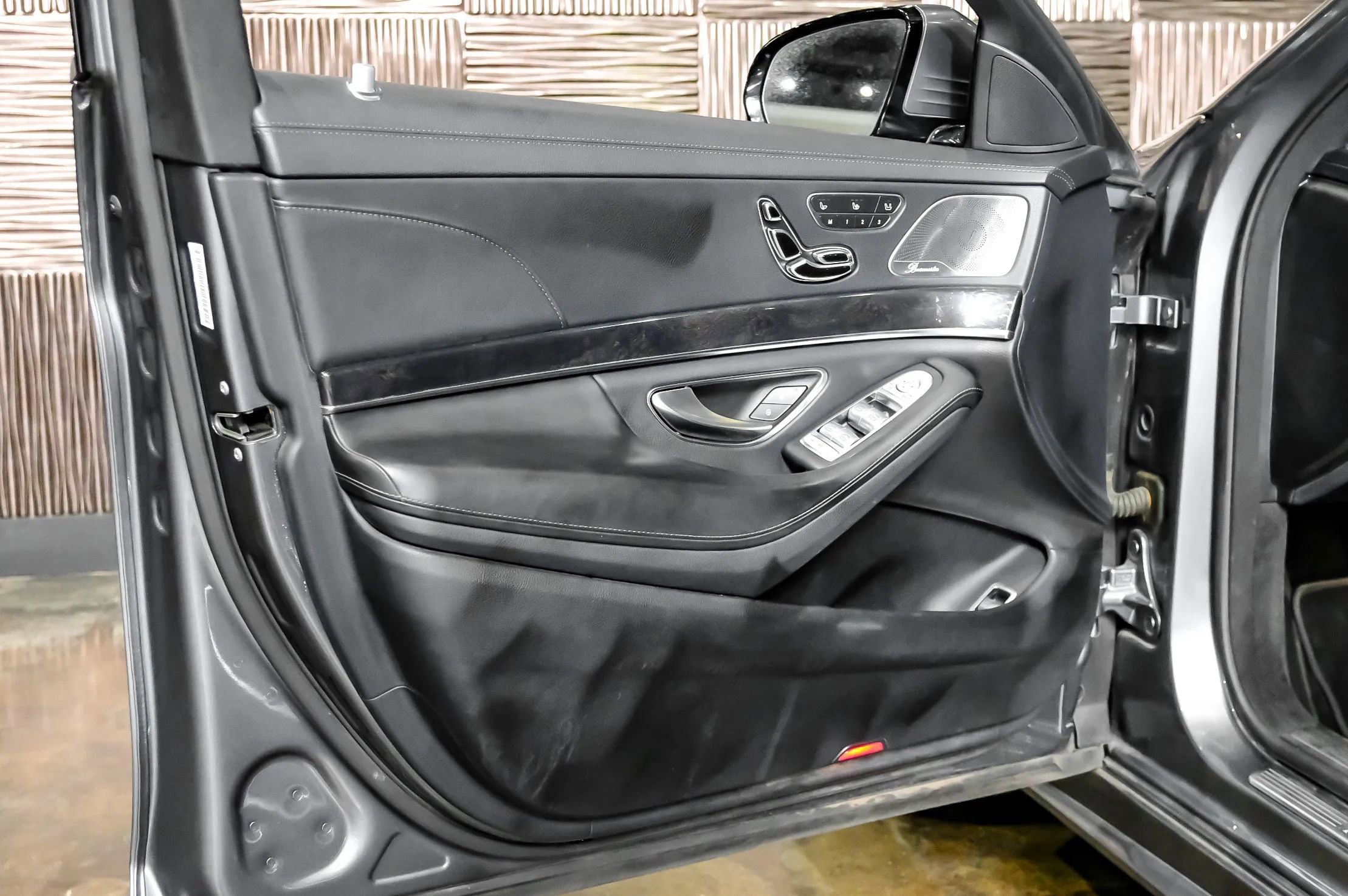 Used 2019 Mercedes-Benz S 560 Sedan image 41