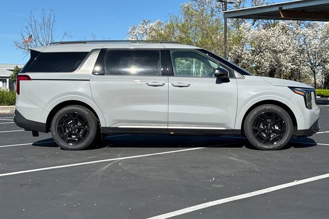 New 2026 Kia Carnival SX FWD image 3