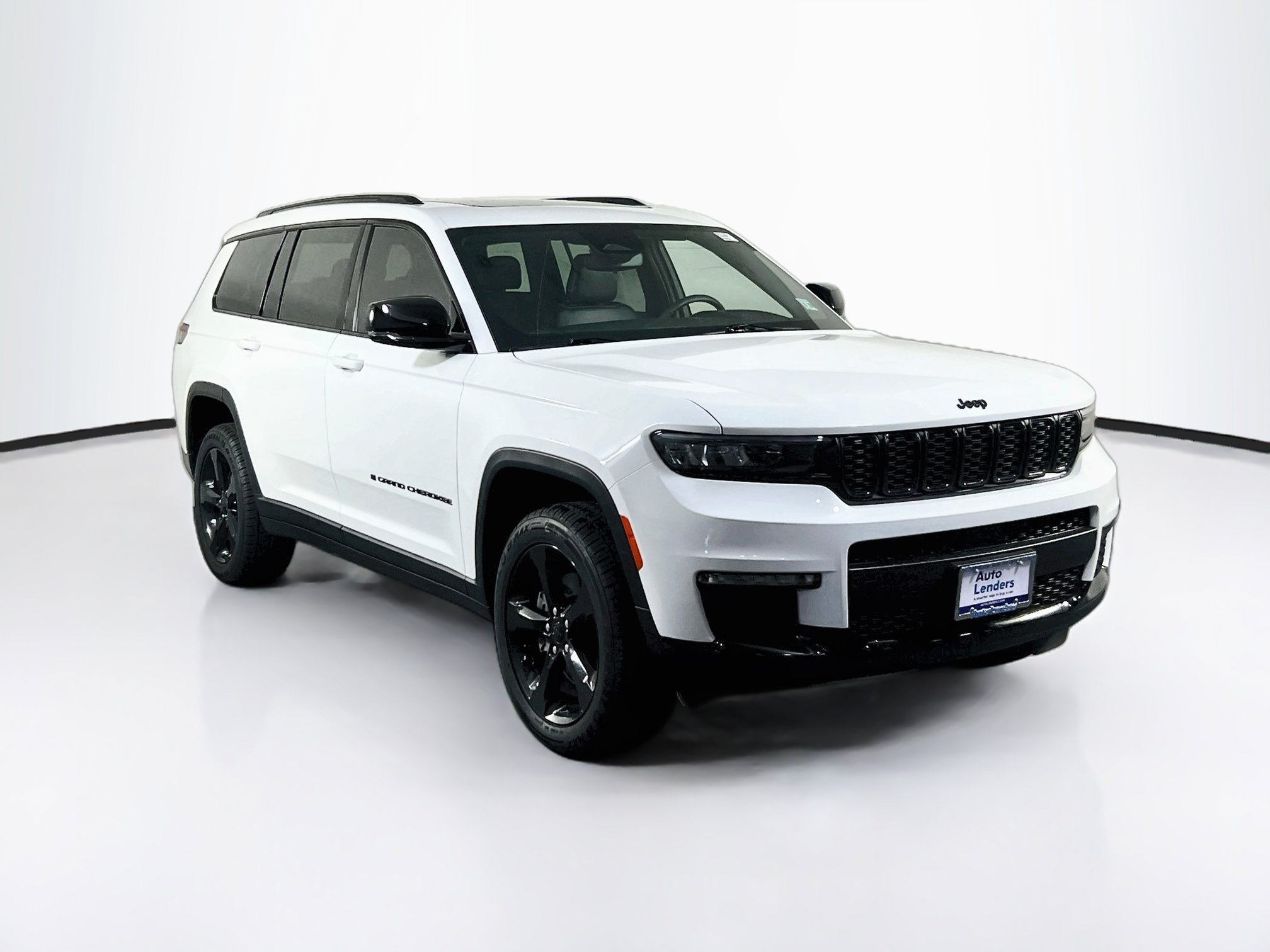 Used 2024 Jeep Grand Cherokee L Limited w/ Black Appearance Package AWD/4WD image 3