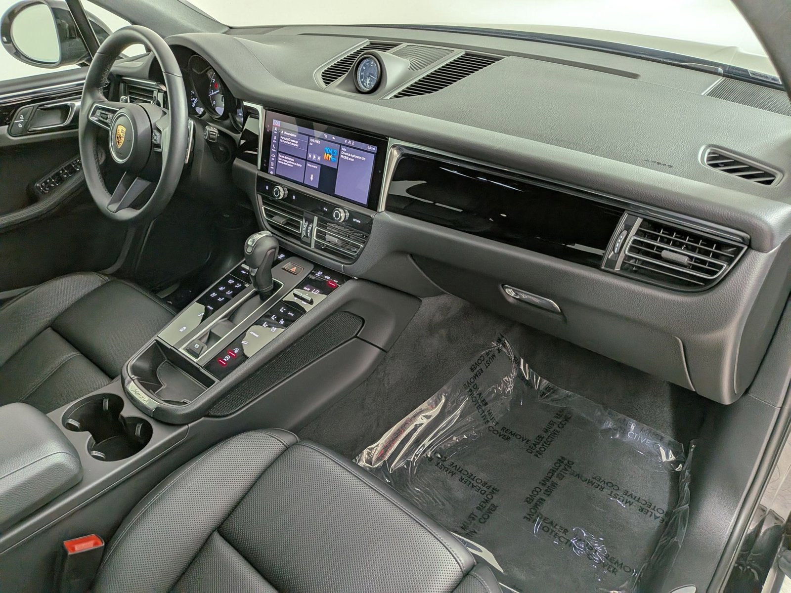 Certified 2025 Porsche Macan S AWD/4WD image 25