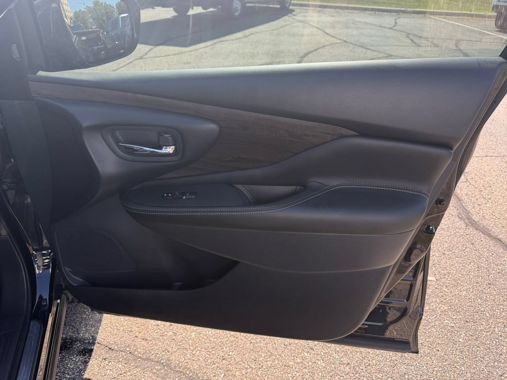 Used 2023 Nissan Murano Platinum AWD/4WD image 18