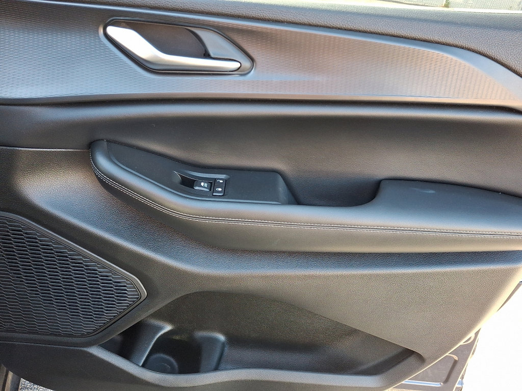 Used 2024 Jeep Grand Cherokee L Laredo w/ Luxury Tech Group I image 10