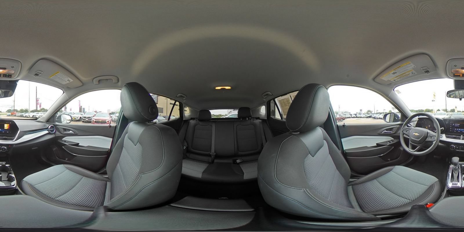 Used 2025 Chevrolet Trax LT FWD image 41