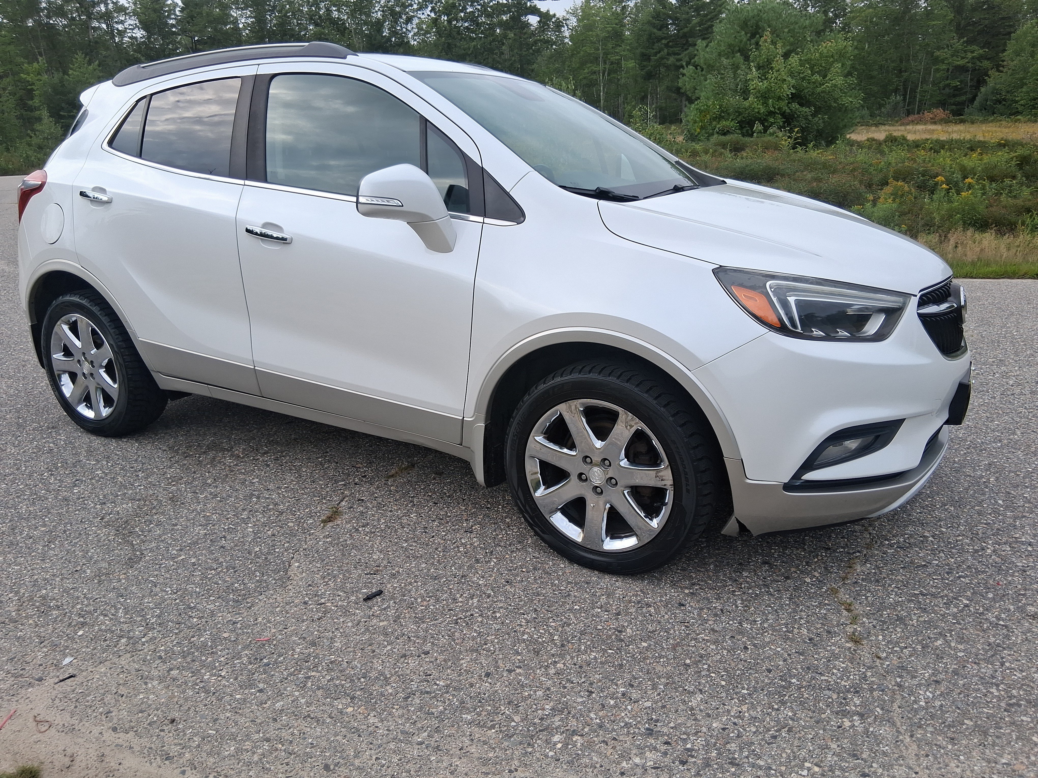 Used 2017 Buick Encore Essence w/ Experience Buick Package AWD/4WD image 3