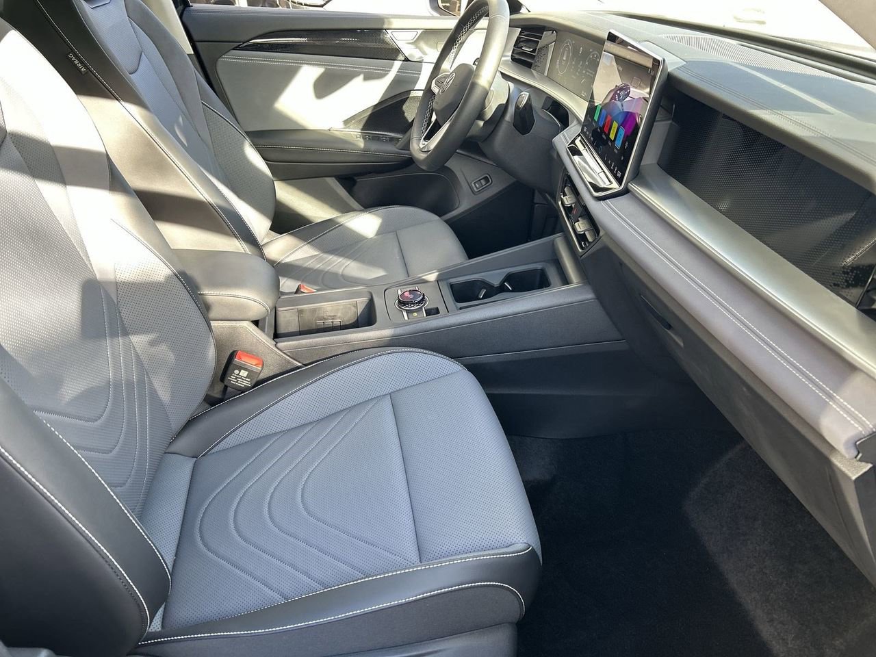 New 2026 Volkswagen Tiguan SE image 8