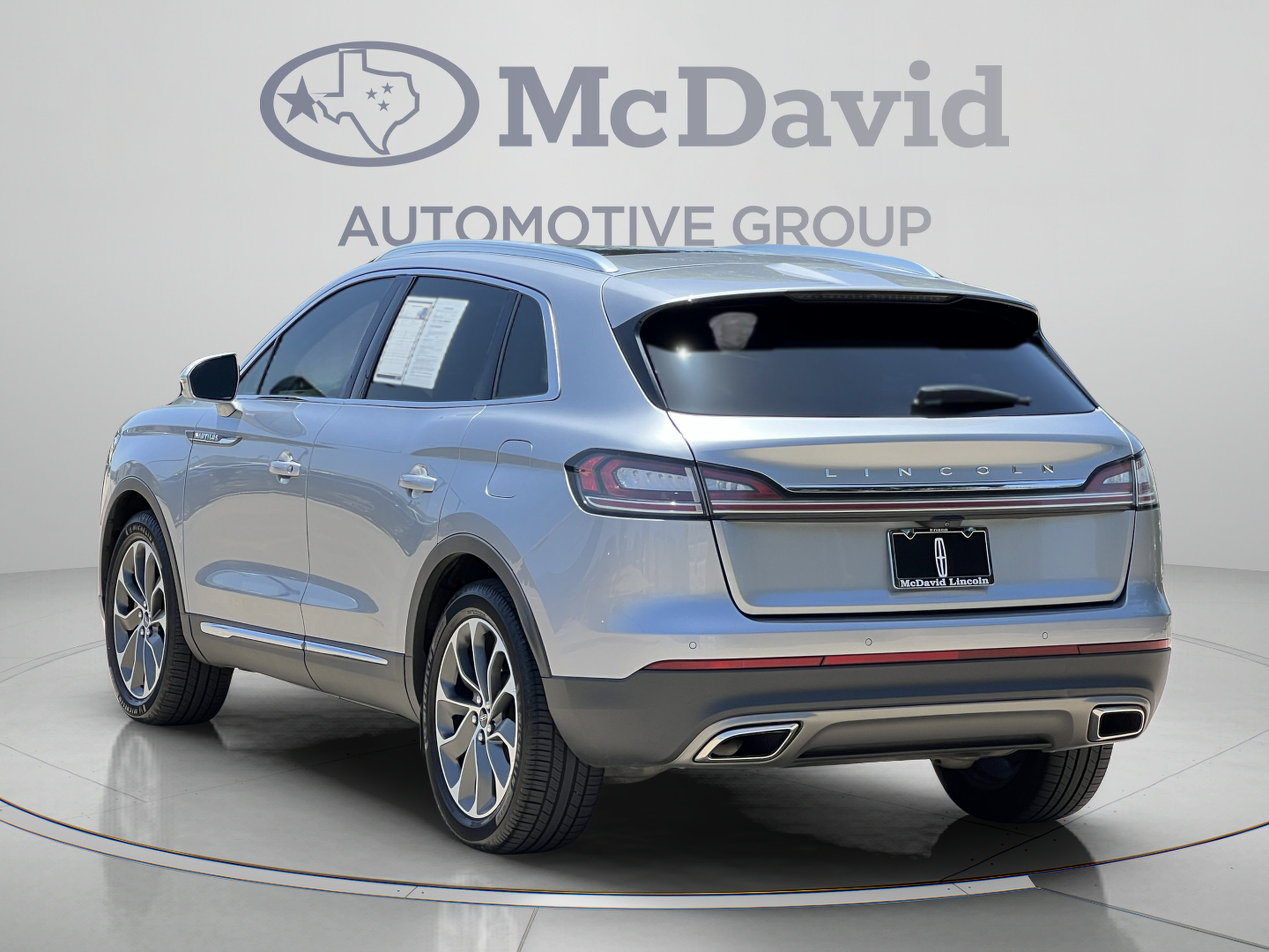 Used 2023 Lincoln Nautilus Reserve w/ Luxury Package AWD/4WD image 5