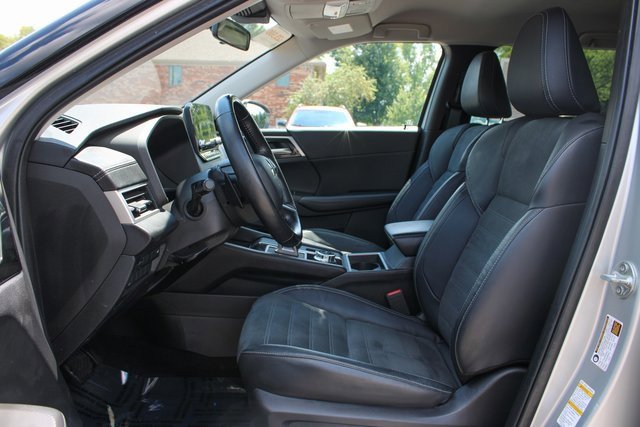 Used 2022 Mitsubishi Outlander SE image 12