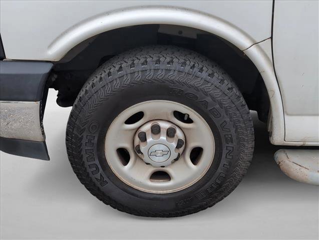 Used 2018 Chevrolet Express 2500 w/ Driver Convenience Package image 24