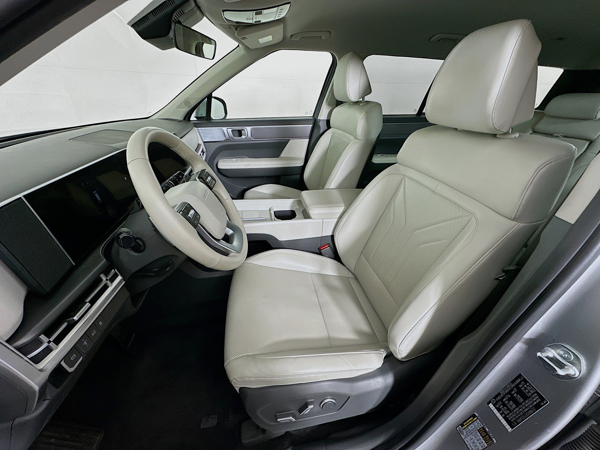 Used 2025 Hyundai Santa Fe SEL image 13