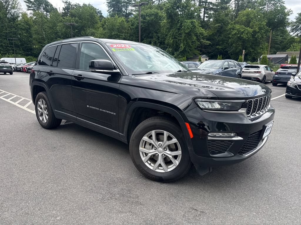 Used 2023 Jeep Grand Cherokee Limited AWD/4WD image 7
