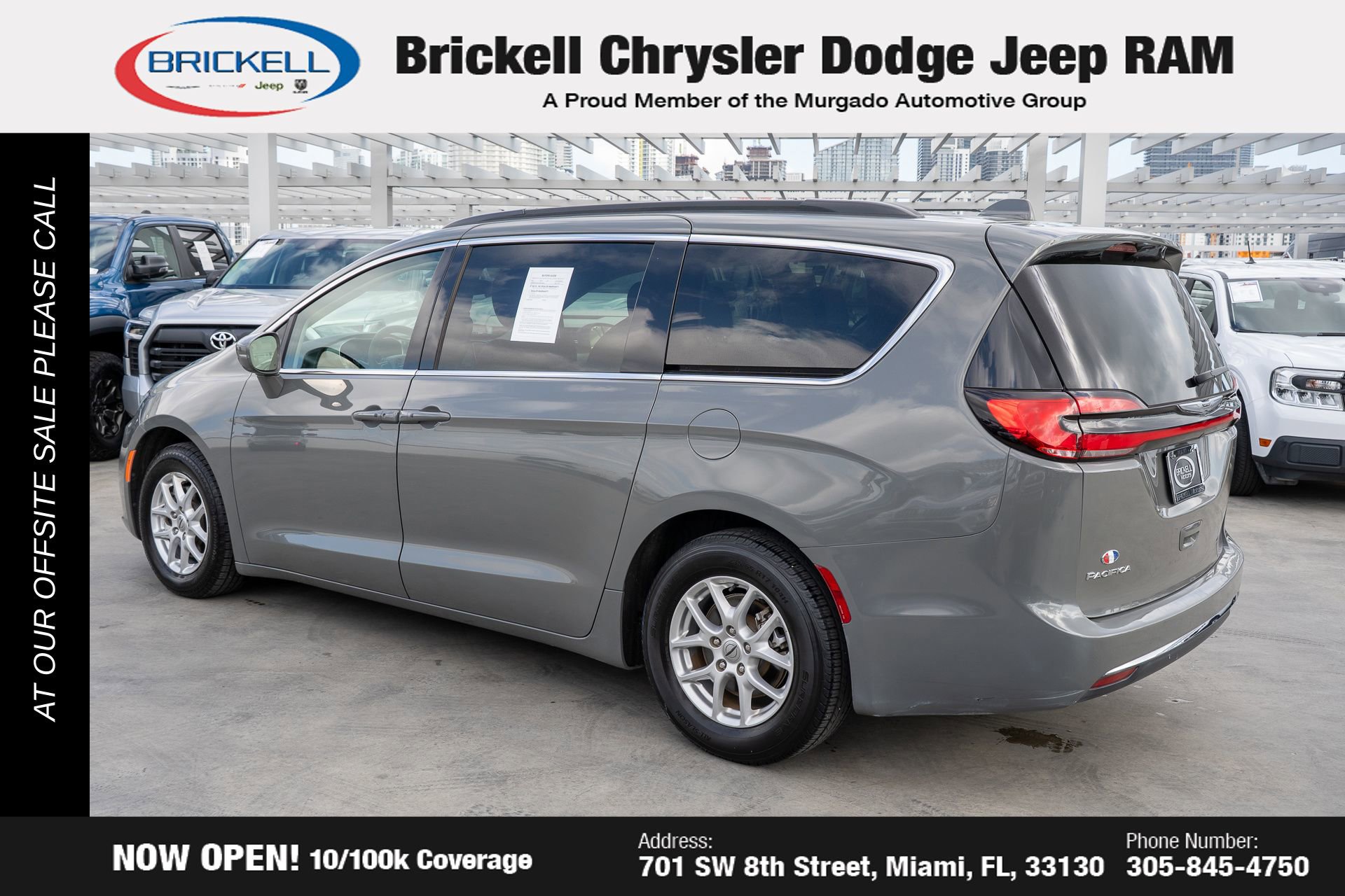 Used 2022 Chrysler Pacifica Touring-L image 7