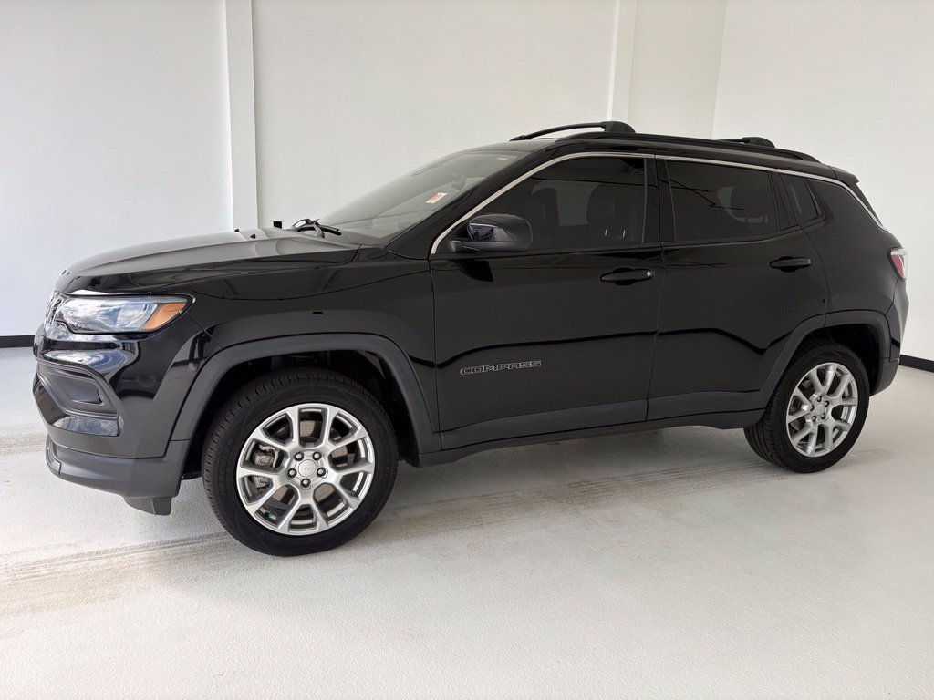 Used 2024 Jeep Compass Latitude AWD/4WD image 15