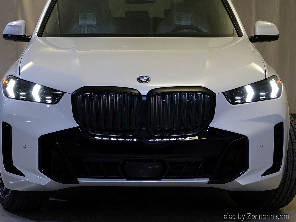 Used 2026 BMW X5 xDrive50e w/ M Sport Package image 6