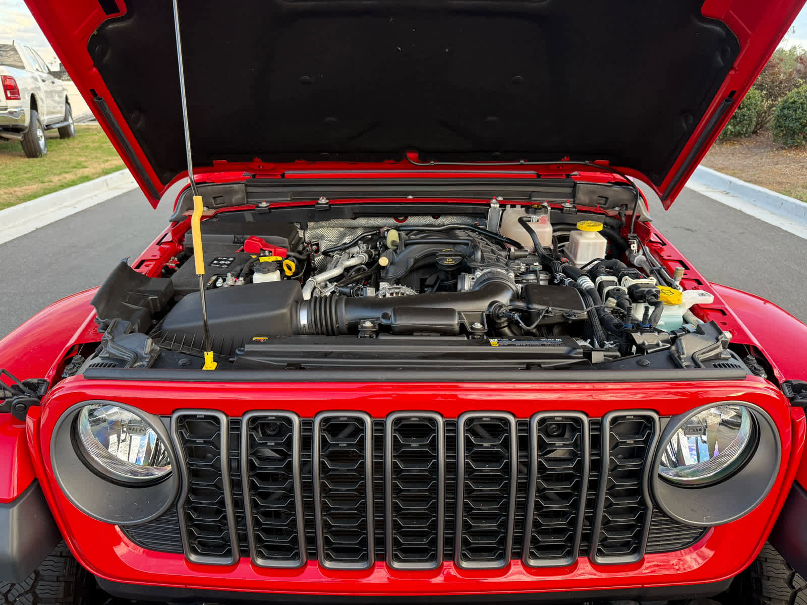 Used 2025 Jeep Gladiator Sport image 29