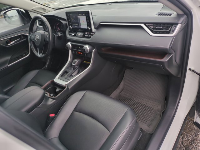 Used 2021 Toyota RAV4 Limited image 30