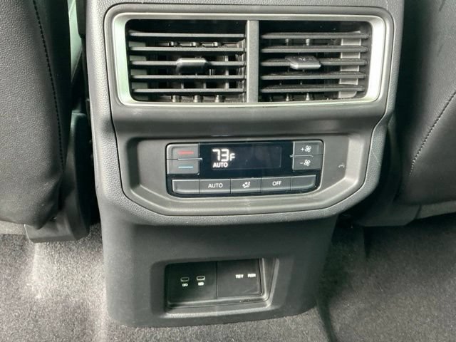 Used 2024 Volkswagen Atlas Peak Edition SE AWD/4WD image 19
