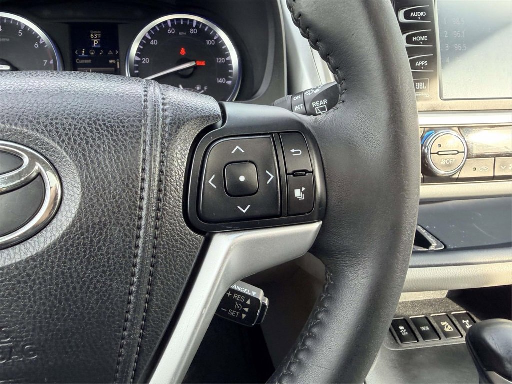 Used 2015 Toyota Highlander Limited image 7