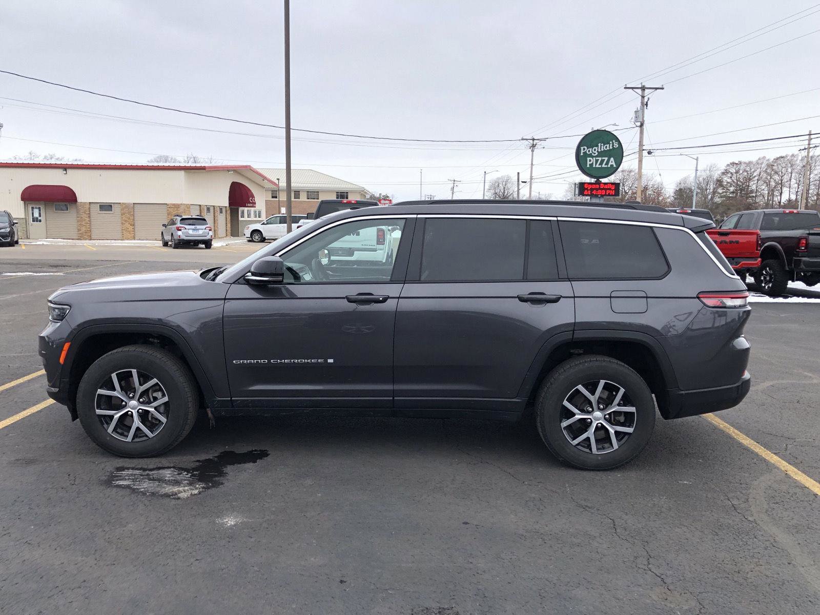 Used 2024 Jeep Grand Cherokee L Limited w/ Luxury Tech Group II image 25