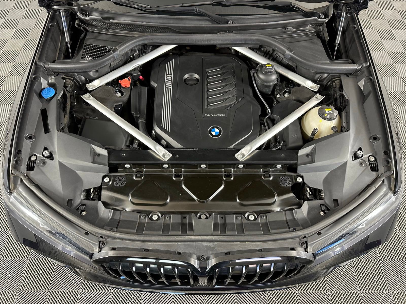 Used 2020 BMW X7 xDrive40i w/ M Sport Package image 27