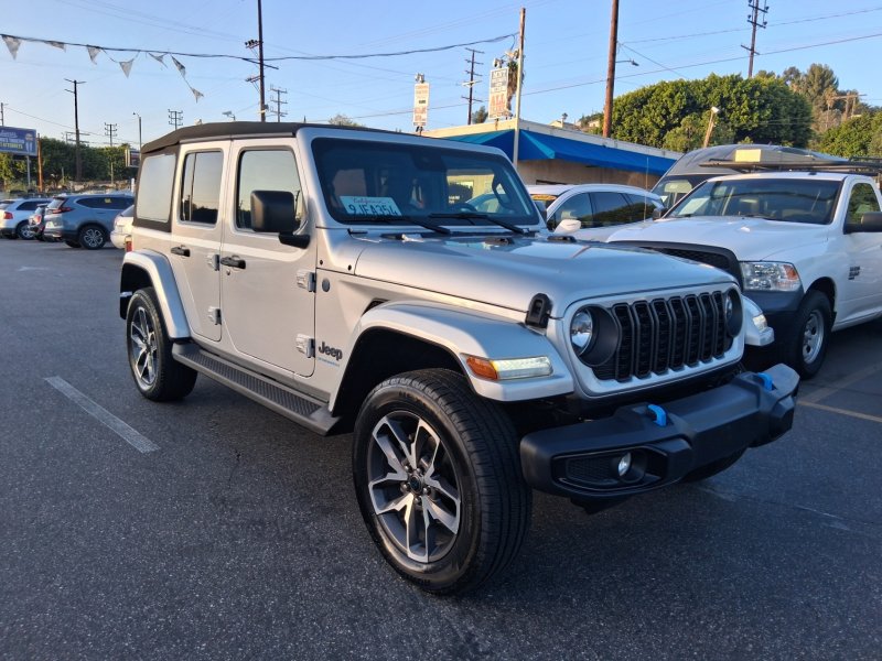 Used 2024 Jeep Wrangler Unlimited AWD/4WD image 1