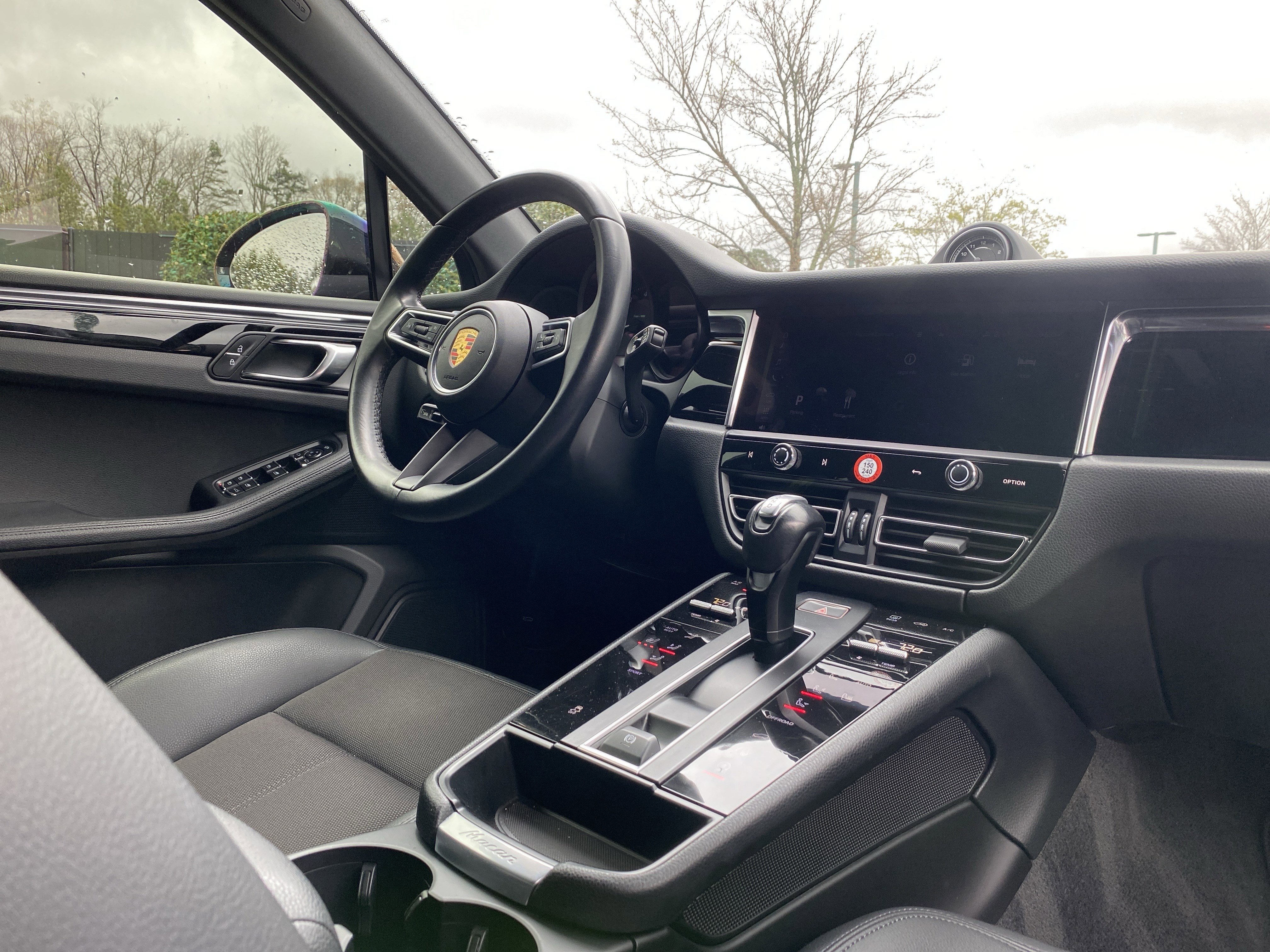 Used 2023 Porsche Macan image 6