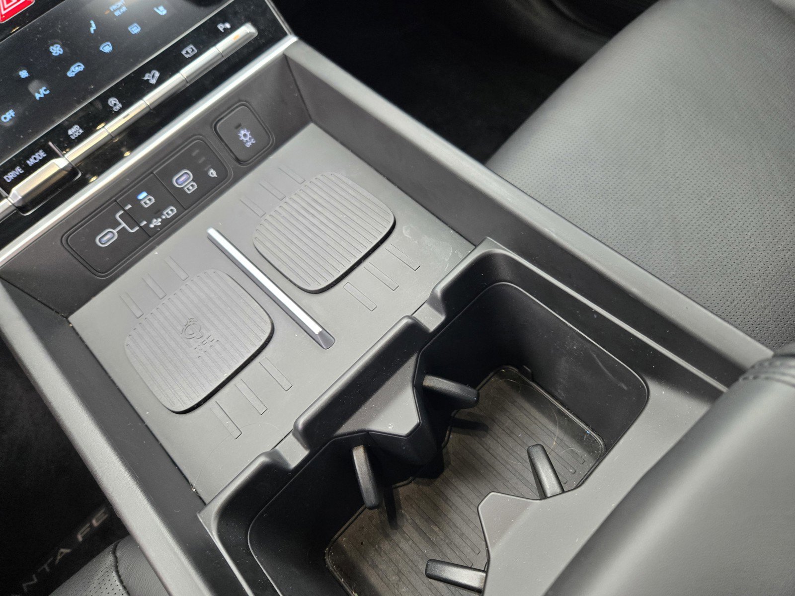 Used 2025 Hyundai Santa Fe Limited image 17