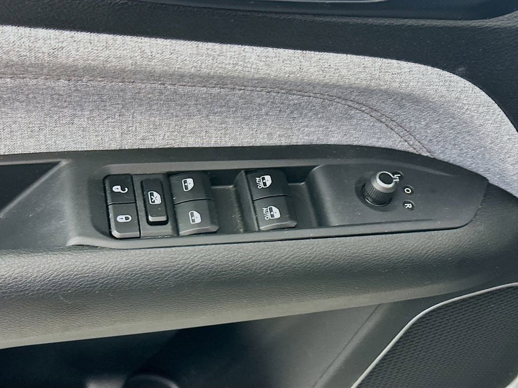 Used 2023 Jeep Compass Latitude image 23