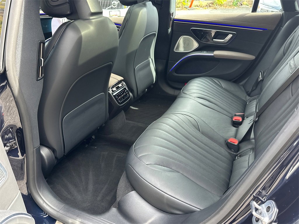 Used 2023 Mercedes-Benz EQS 580 4MATIC Sedan w/ Exclusive Trim Package image 22