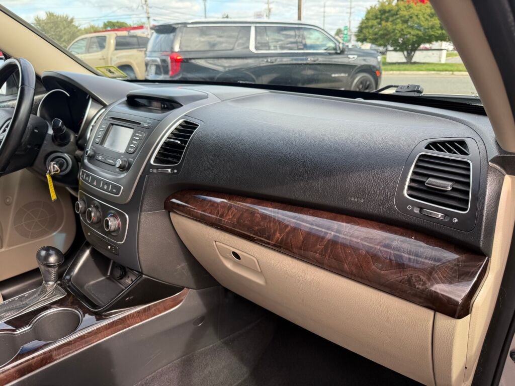 Used 2014 Kia Sorento LX FWD image 27