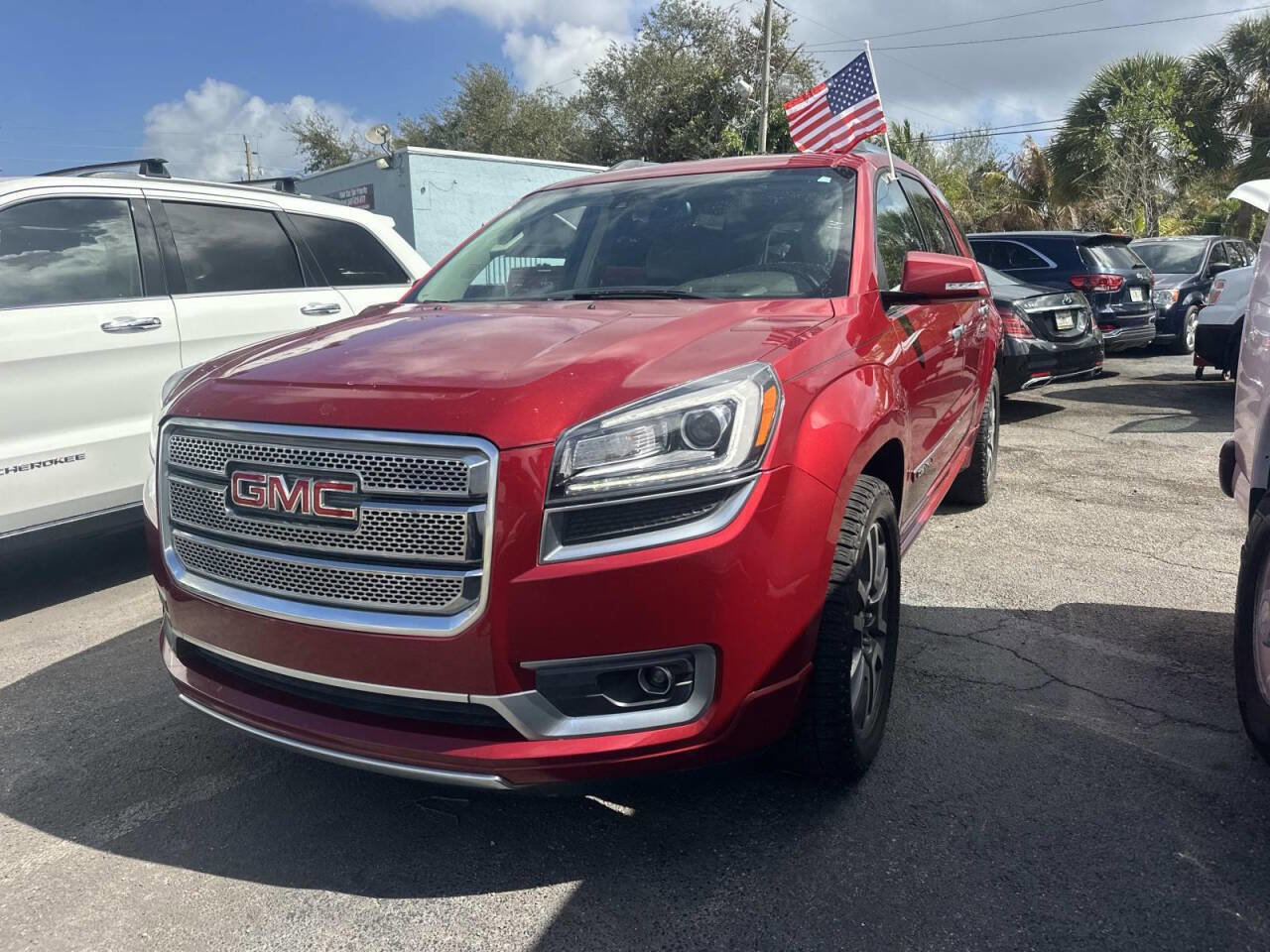 Used 2014 GMC Acadia Denali image 2