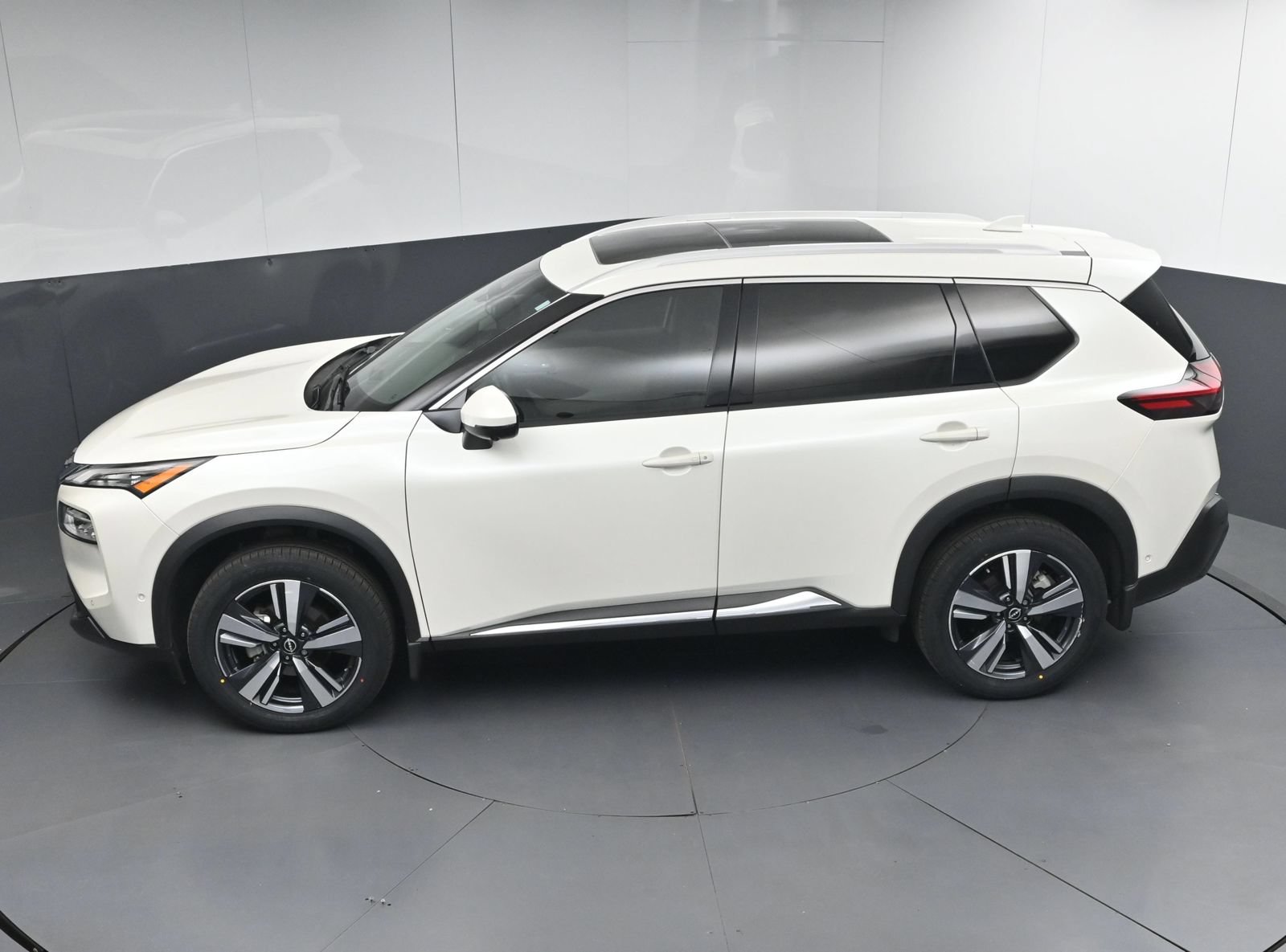 Certified 2023 Nissan Rogue SL w/ SL Premium Package AWD/4WD image 40