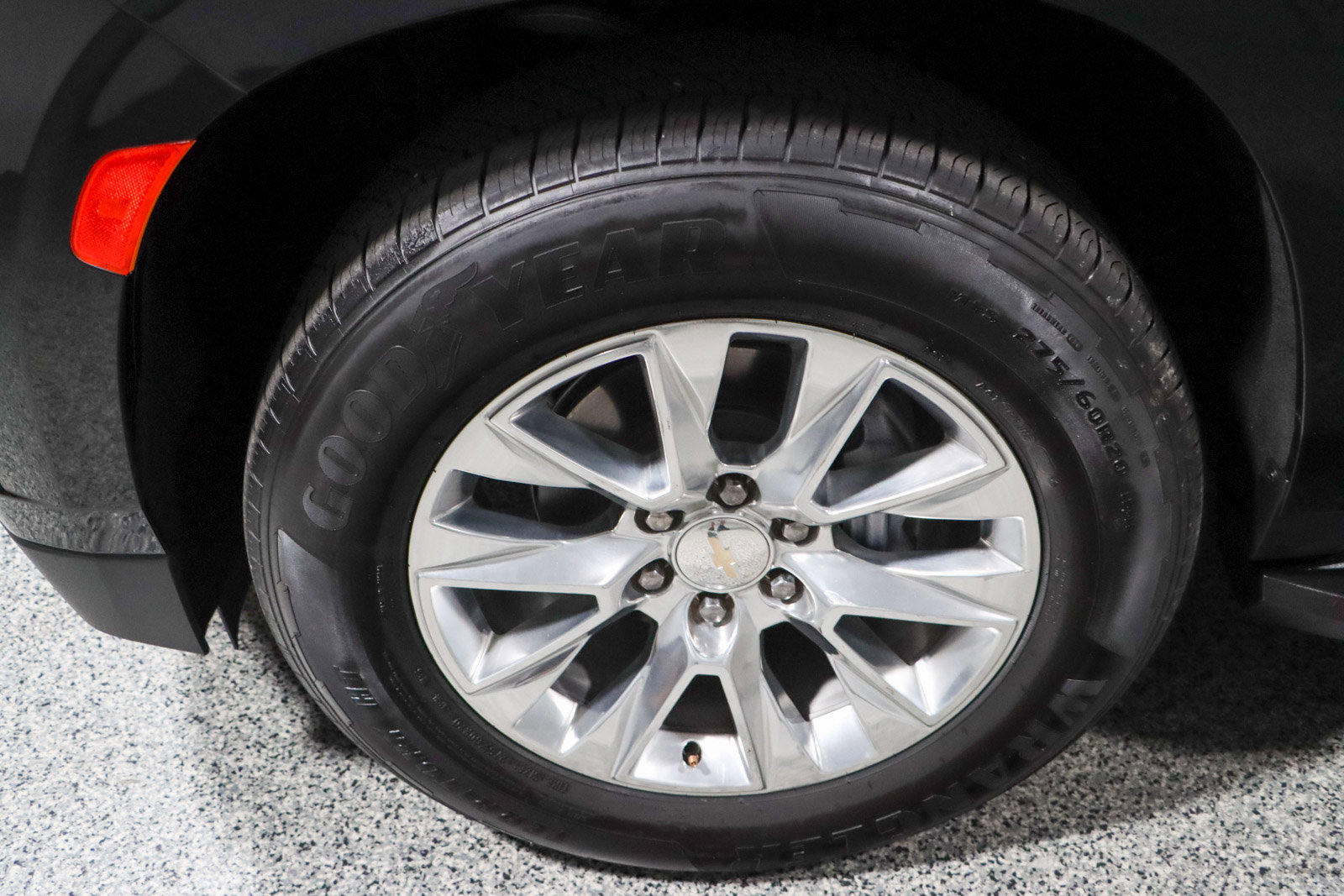 Used 2021 Chevrolet Suburban Premier w/ Premium Package image 11