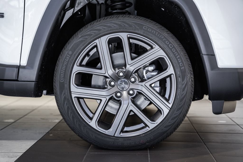 New 2026 Jeep Compass Limited image 17