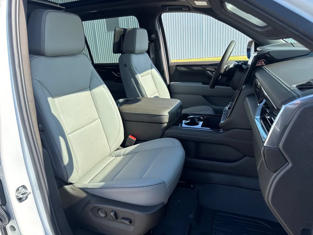 New 2026 GMC Yukon XL Elevation AWD/4WD image 10