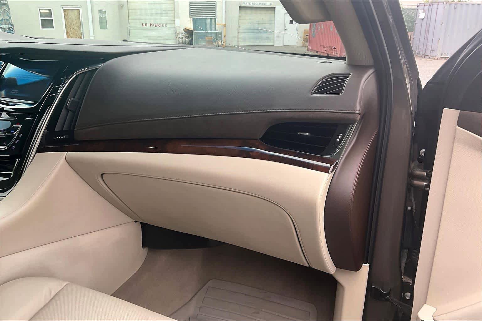 Used 2015 Cadillac Escalade ESV Luxury AWD/4WD image 18