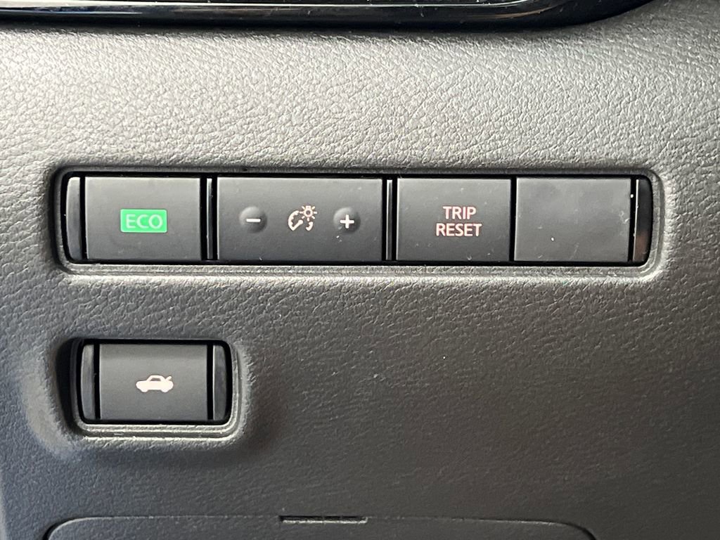 Used 2025 Nissan Sentra SV image 34