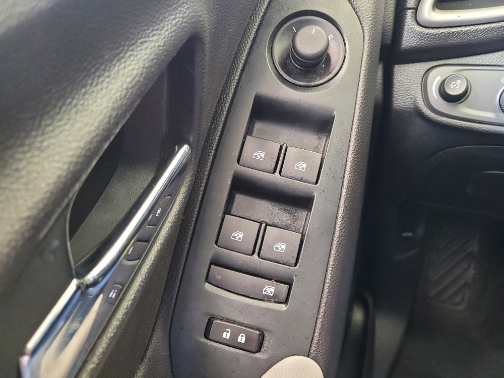 Used 2017 Chevrolet Trax LS FWD image 27