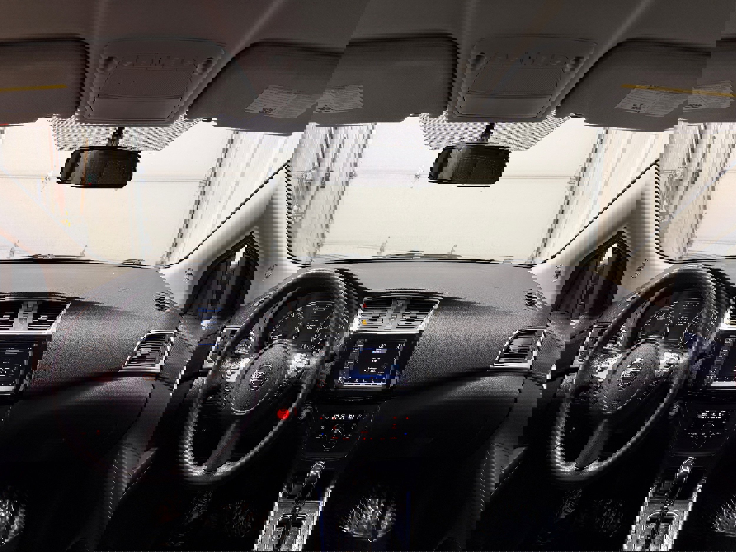 Used 2019 Nissan Sentra SR image 3