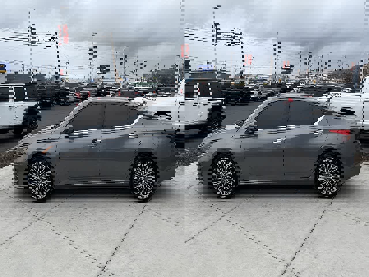 Used 2023 Nissan Altima 2.5 SL image 2