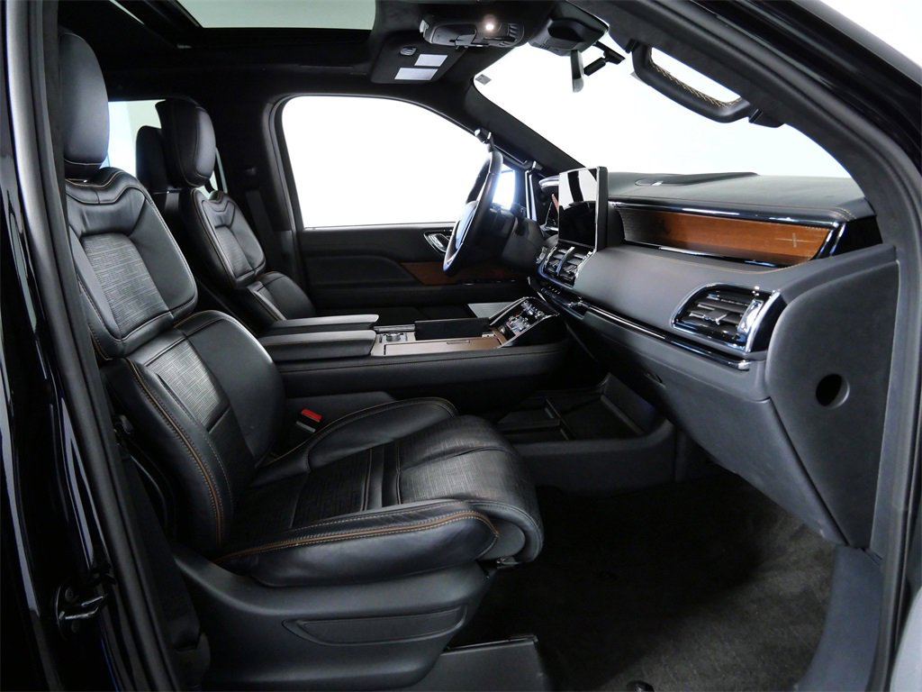Certified 2024 Lincoln Navigator Black Label image 11