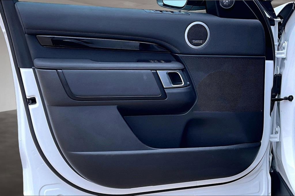 Certified 2025 Land Rover Discovery S AWD/4WD image 18