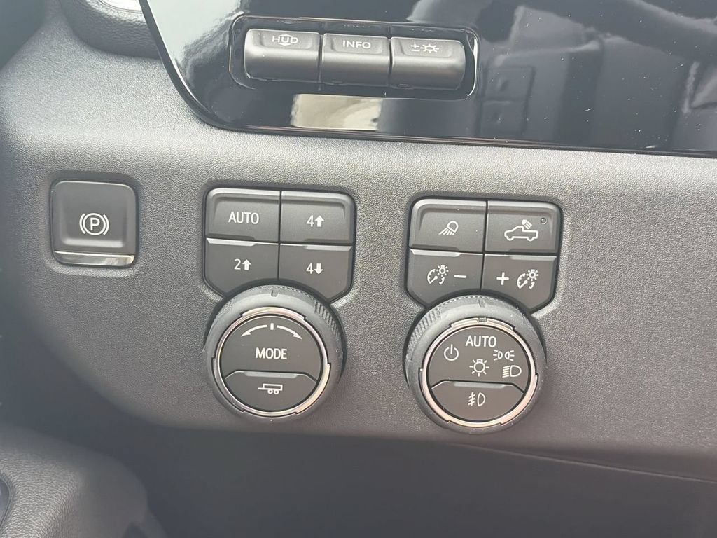 New 2026 Chevrolet Silverado 1500 High Country AWD/4WD image 23