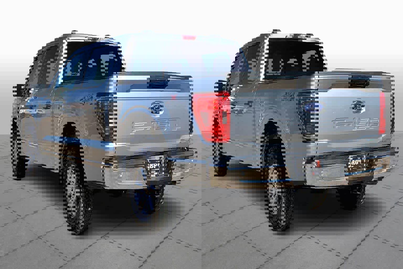 Used 2023 Ford F150 XLT w/ Trailer Tow Package image 12