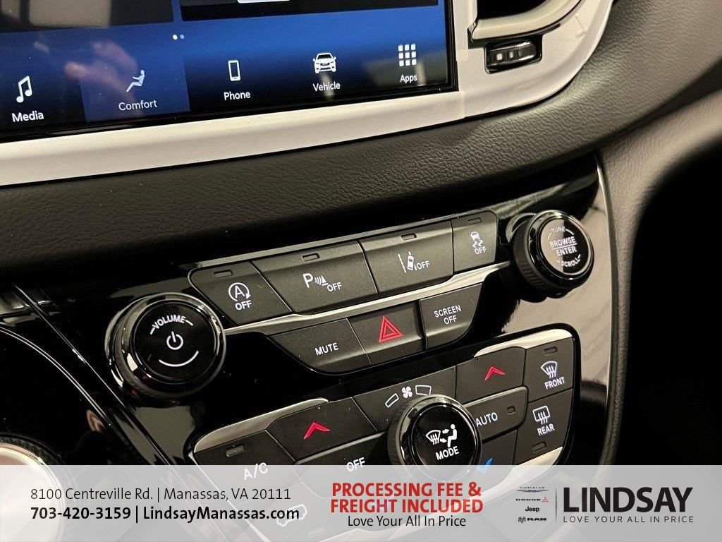 New 2026 Chrysler Voyager LX image 18