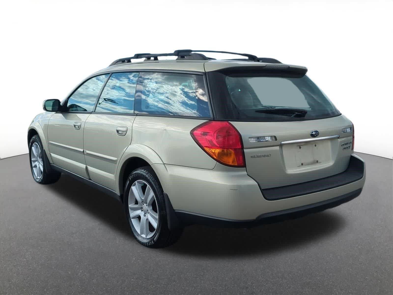 Used 2005 Subaru Outback 2.5XT Limited AWD/4WD image 4