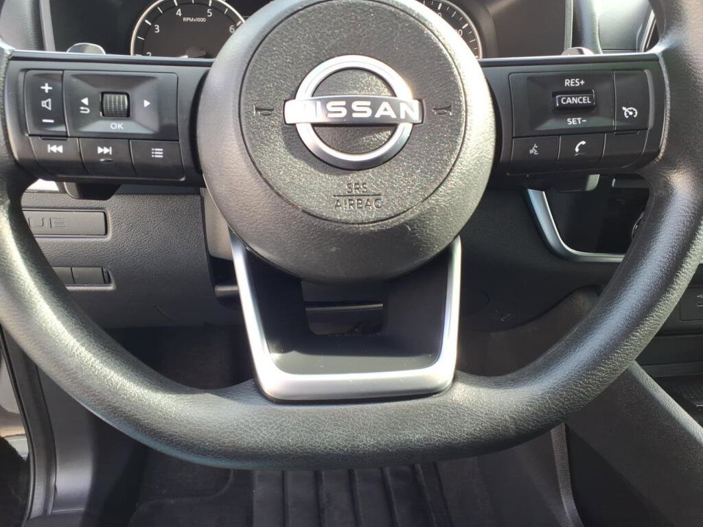 Used 2023 Nissan Rogue S image 14